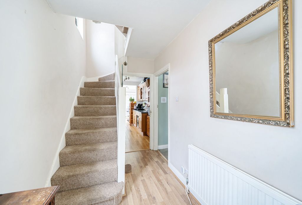 Property photo 1 of 14 1330703-13-688B41...