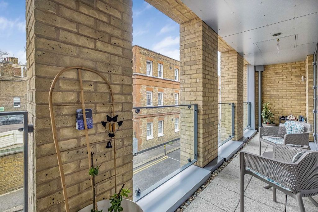 Property photo 3 of 11