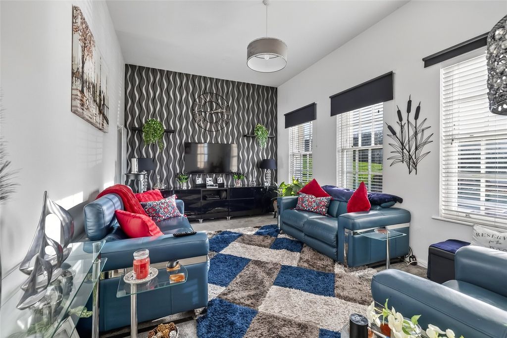 Property photo 2 of 27 Picture No. 20