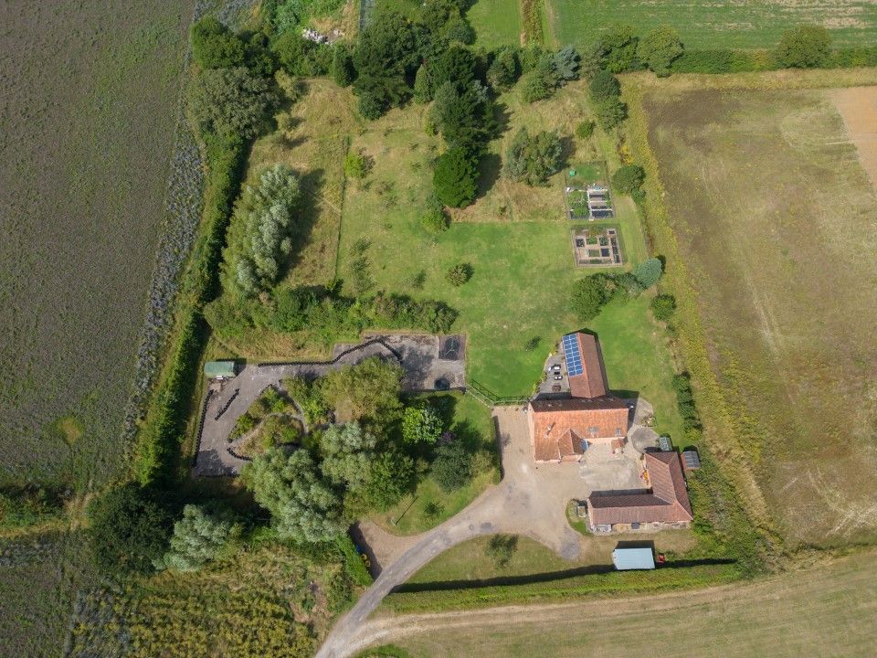 Property photo 2 of 38 Dji_0748