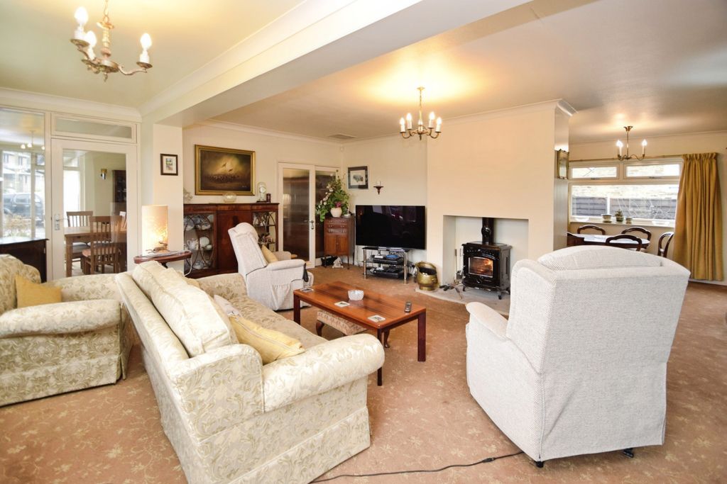 Property photo 2 of 41