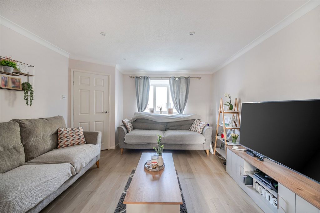 Property photo 3 of 19 Picture No. 17