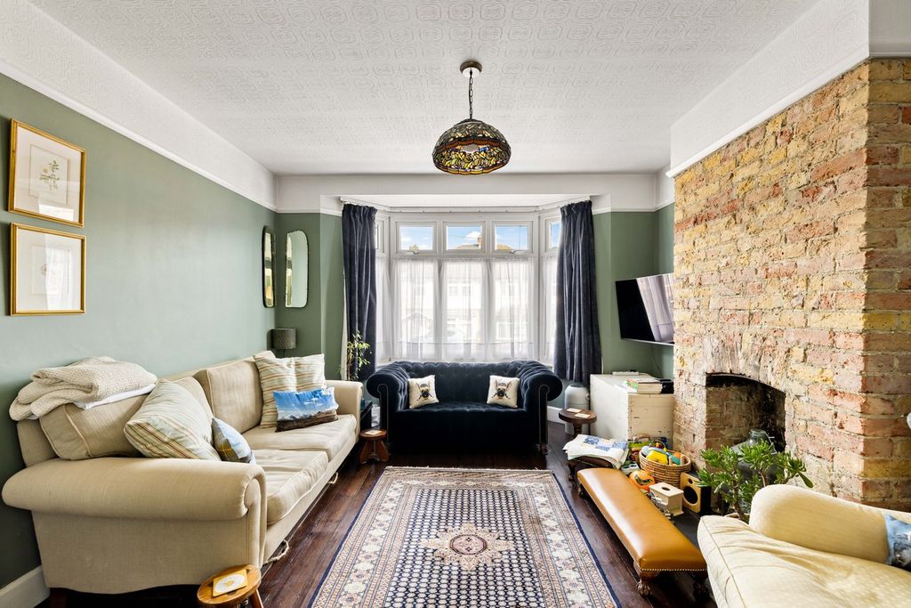 Property photo 2 of 12