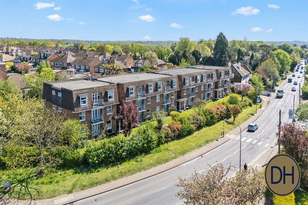 Property photo 1 of 16 Mayflower Court