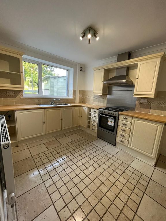 Property photo 1 of 31