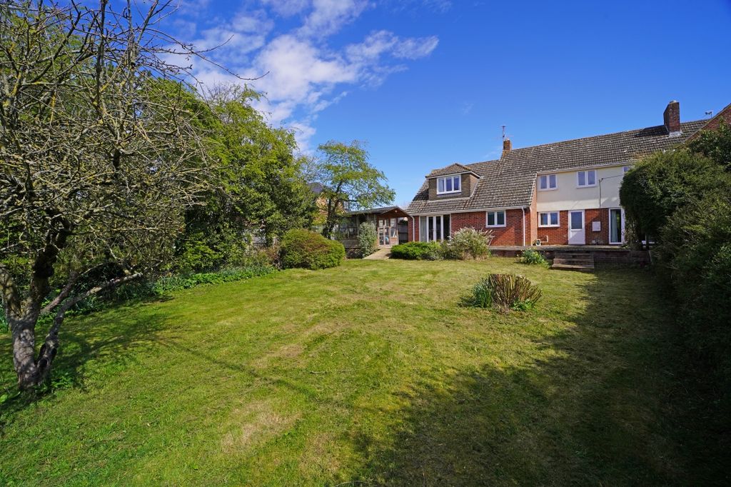 Property photo 3 of 7