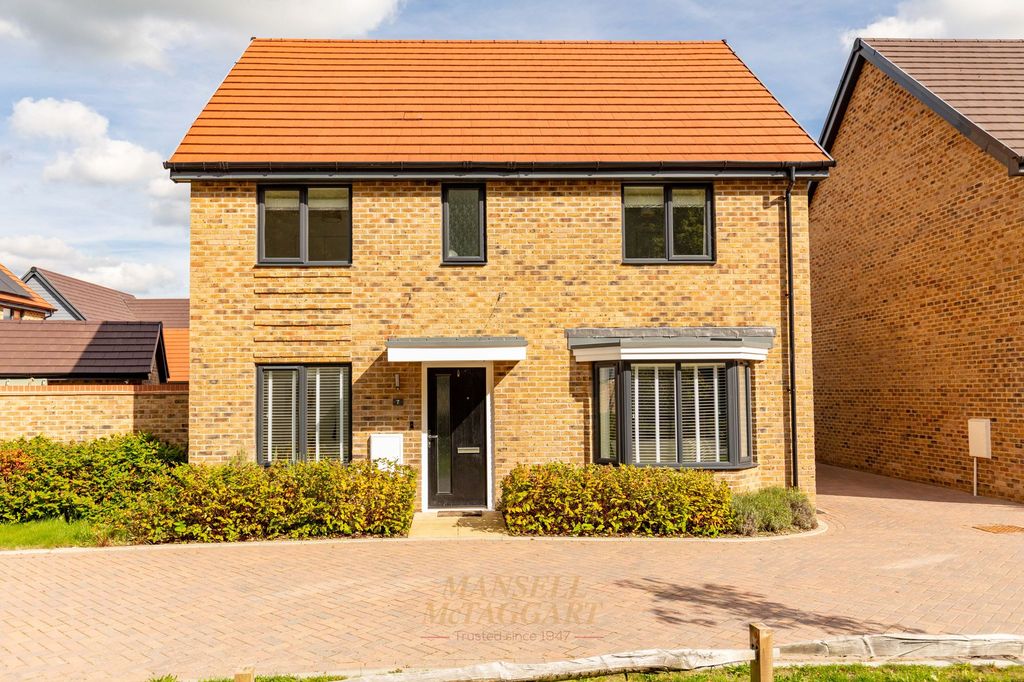 Property photo 1 of 32