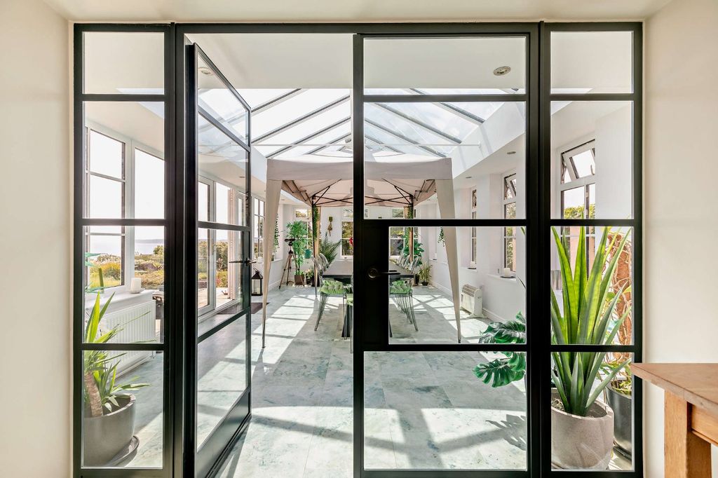 Property photo 3 of 16 Orangery Aspect