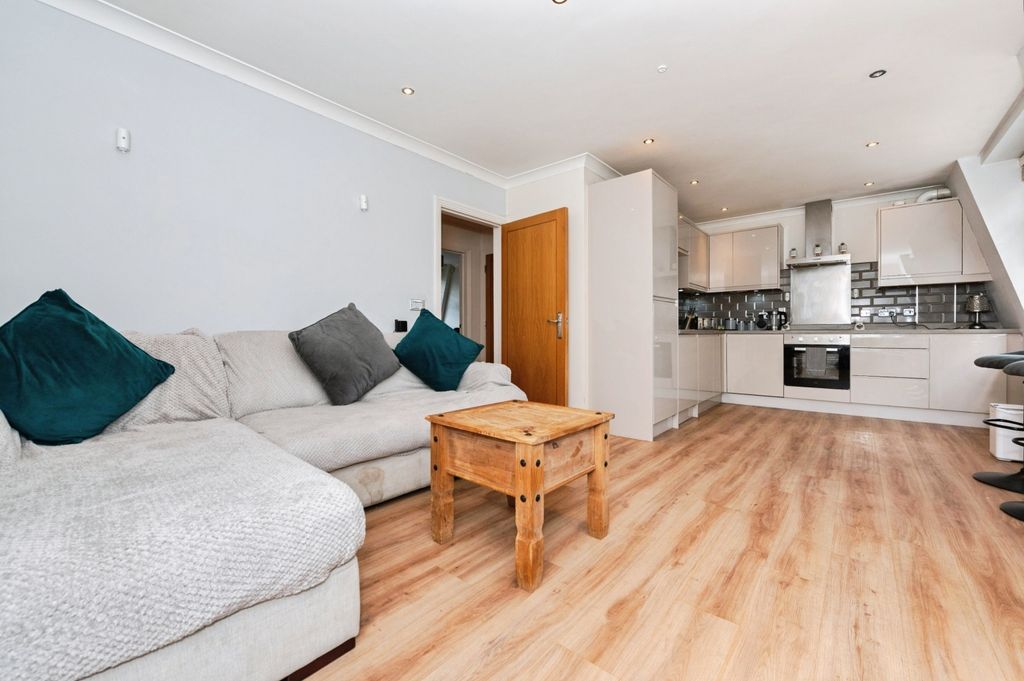 Property photo 3 of 10 Image 2