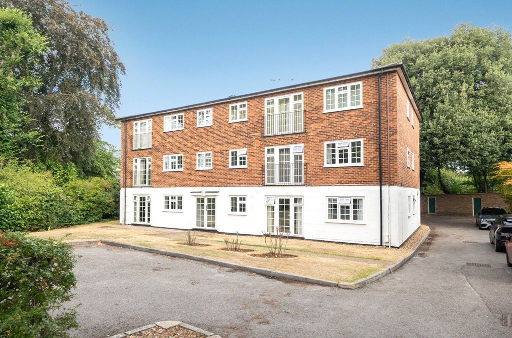 Property photo 1 of 16 Building