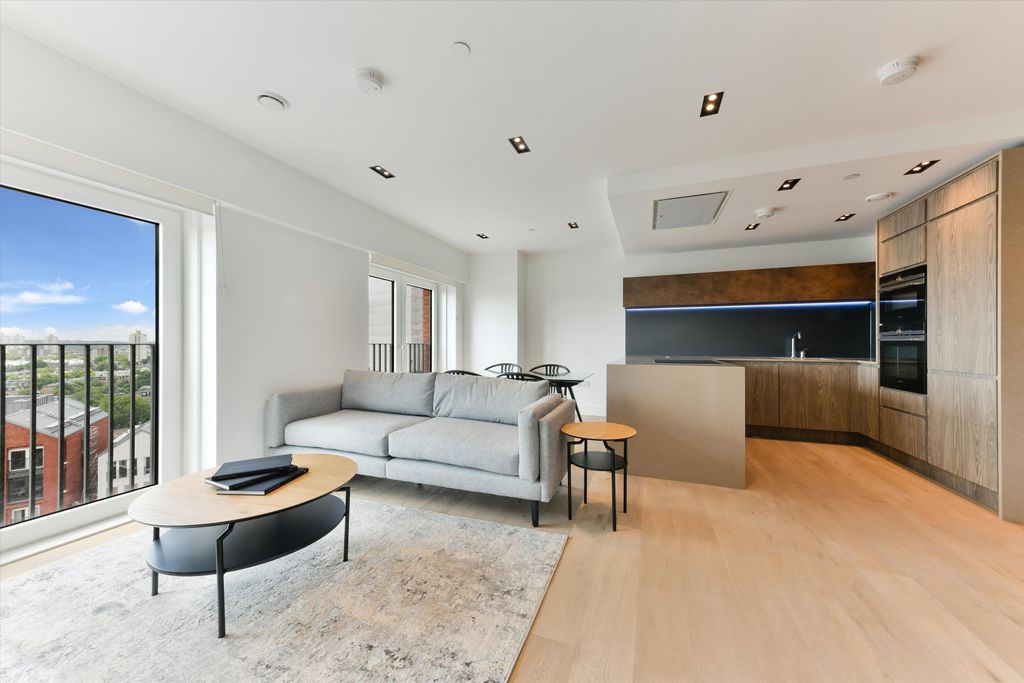 Property photo 2 of 12 Image