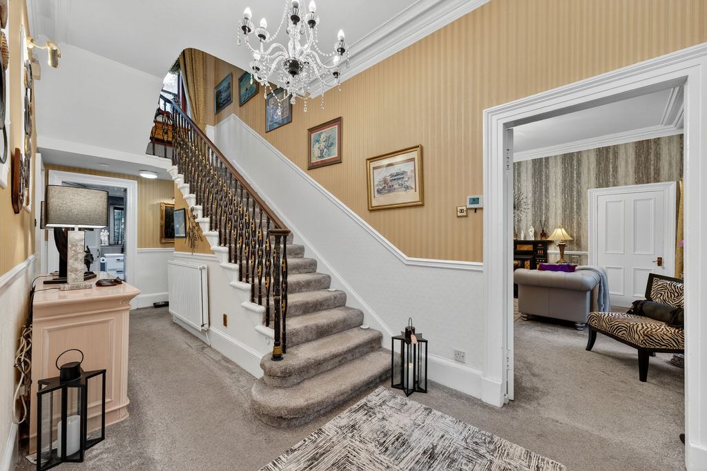 Property photo 3 of 39