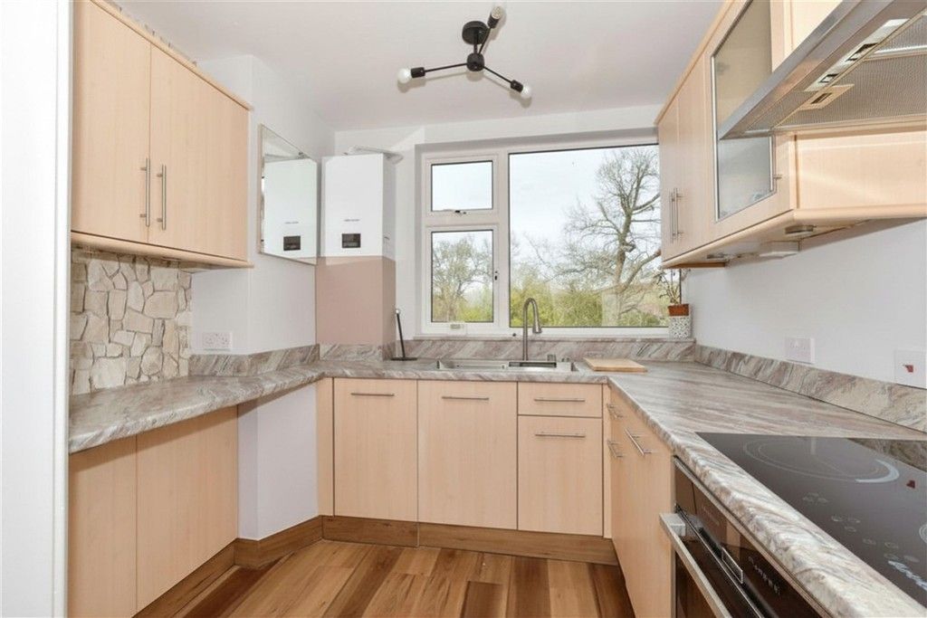 Property photo 3 of 11 Kitchen New