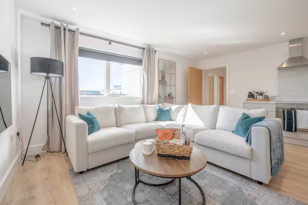 Property photo 1 of 45 Open Plan Living