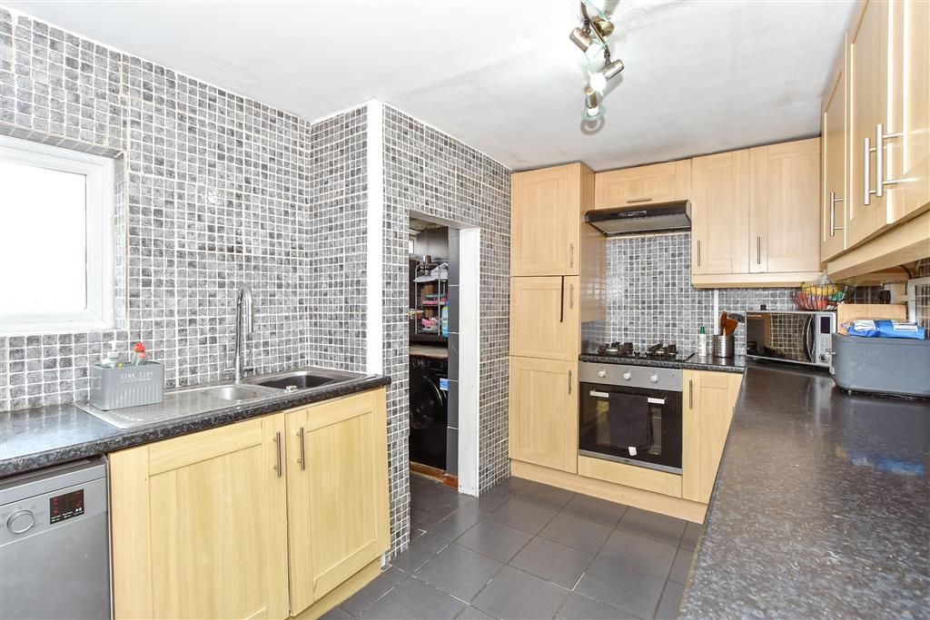 Property photo 2 of 12 Kitchen