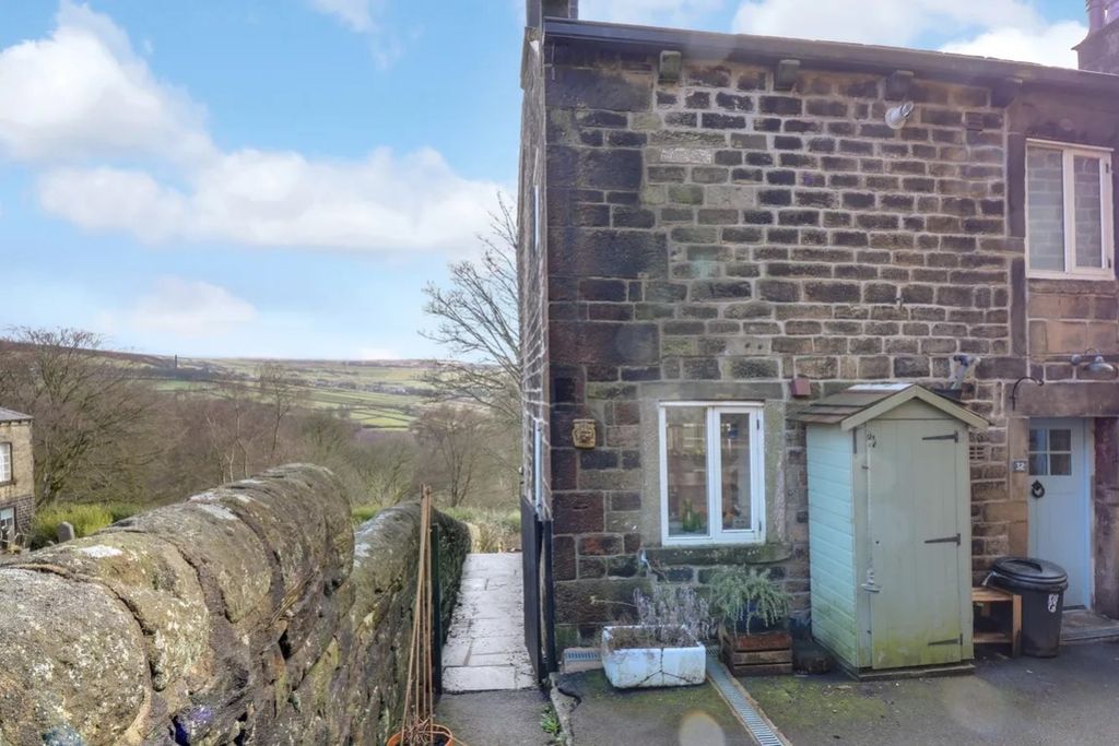 Property photo 3 of 32 Property Front