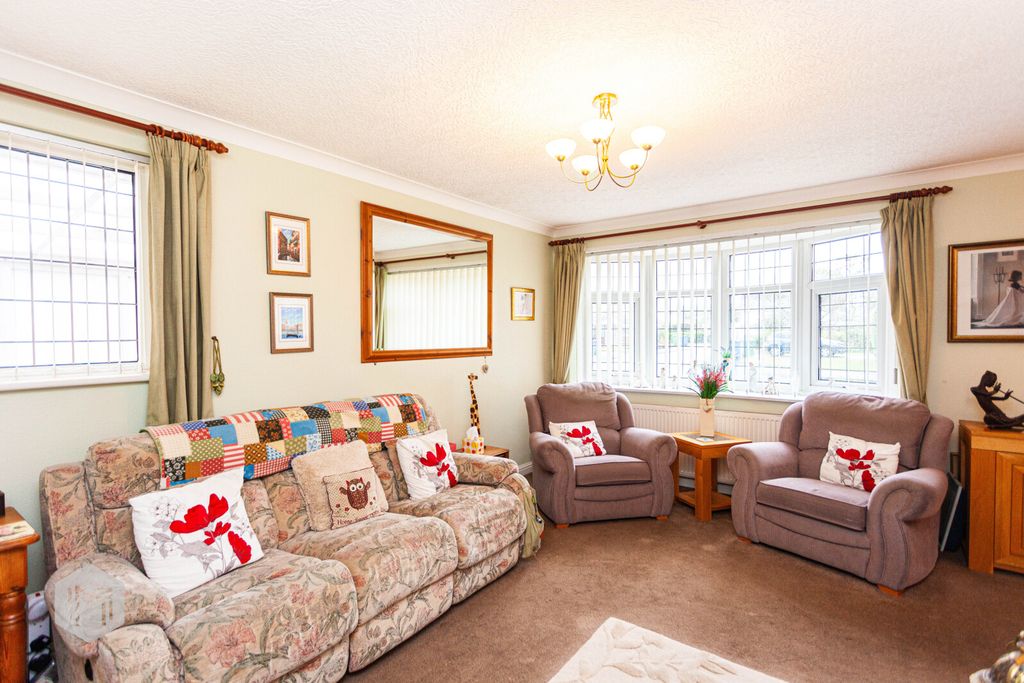 Property photo 3 of 21 Picture No. 07