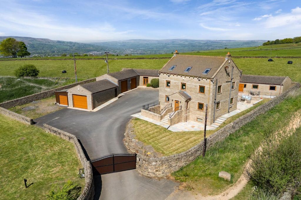 Property photo 1 of 44 90682_Highfield-House-Cross-Lane (4)_Low.Jpg