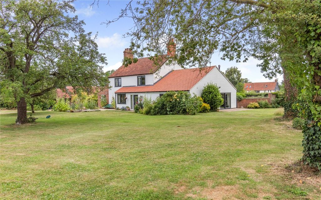 Property photo 2 of 21 Ashtree Farm