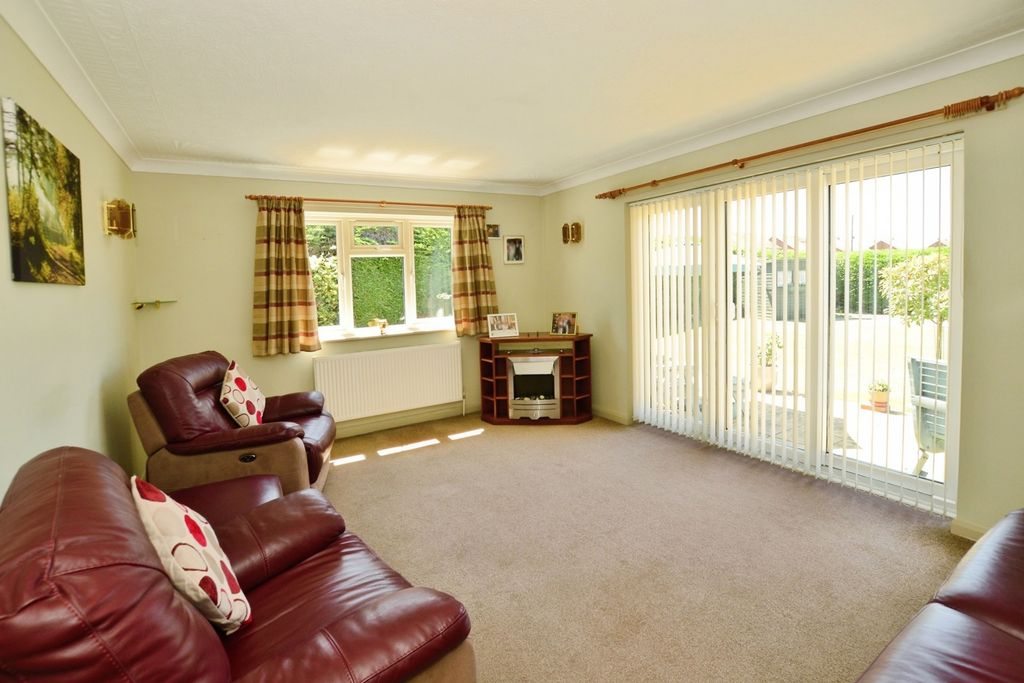 Property photo 2 of 17 Photo