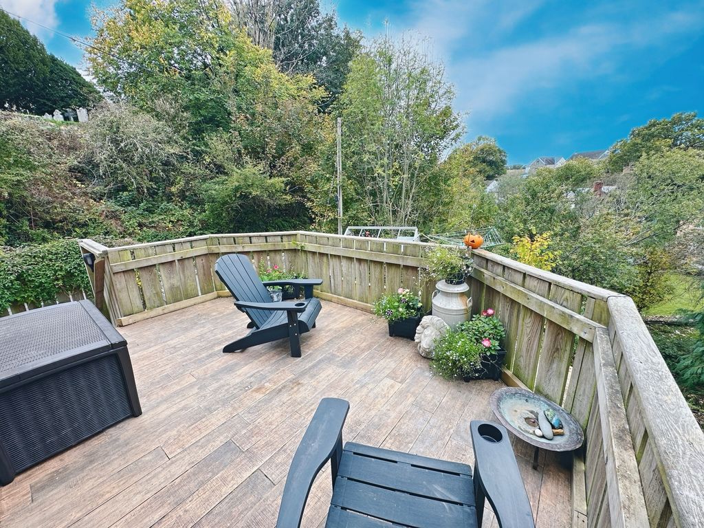 Property photo 2 of 24 Sun Deck