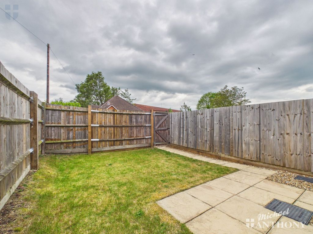 Property photo 3 of 12 Cam03218G0-Pr1012-Still011
