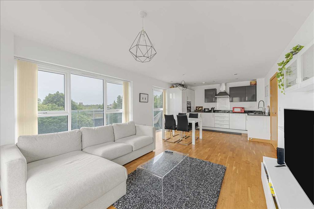Property photo 3 of 12