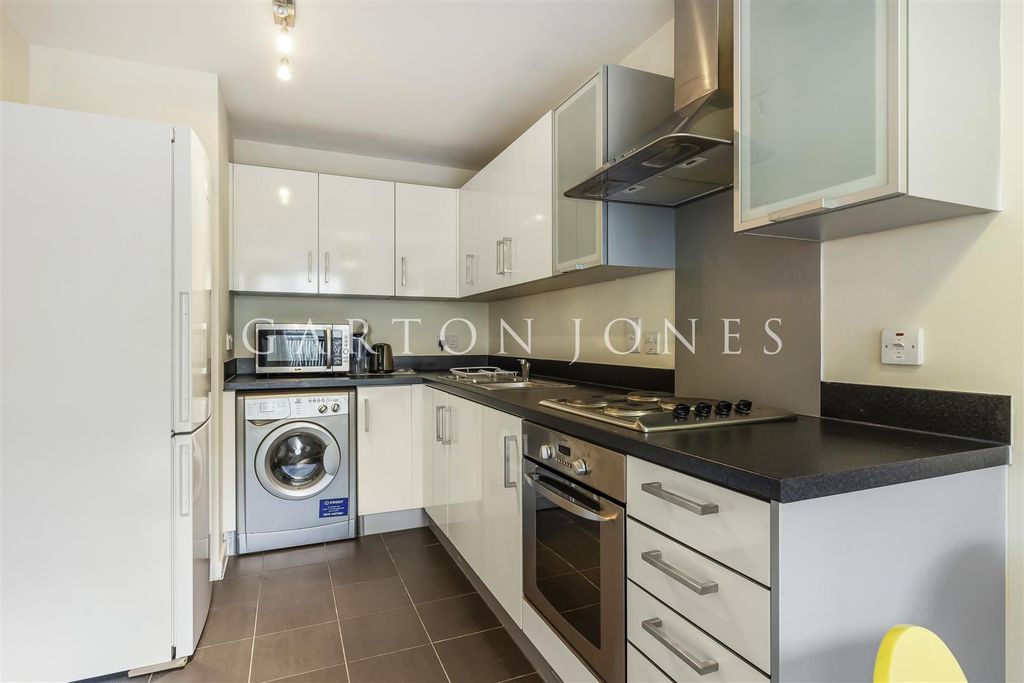 Property photo 2 of 11 Kitchen