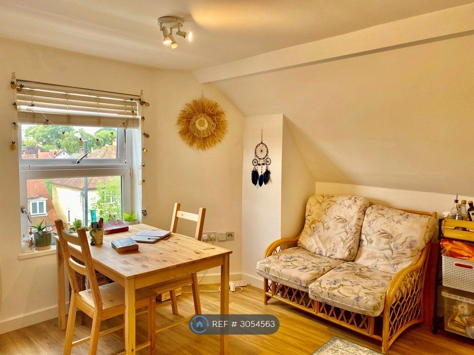 Property photo 1 of 6 Main Room