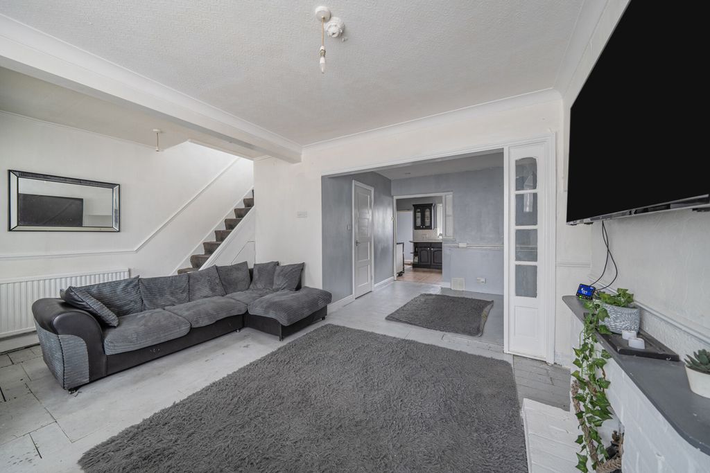 Property photo 2 of 21 1359885-3-68d6Bfe...