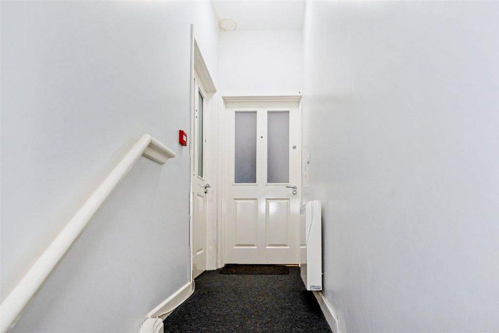 Property photo 3 of 7 Picture No. 27