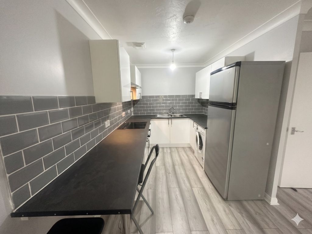 Property photo 3 of 7 5197392