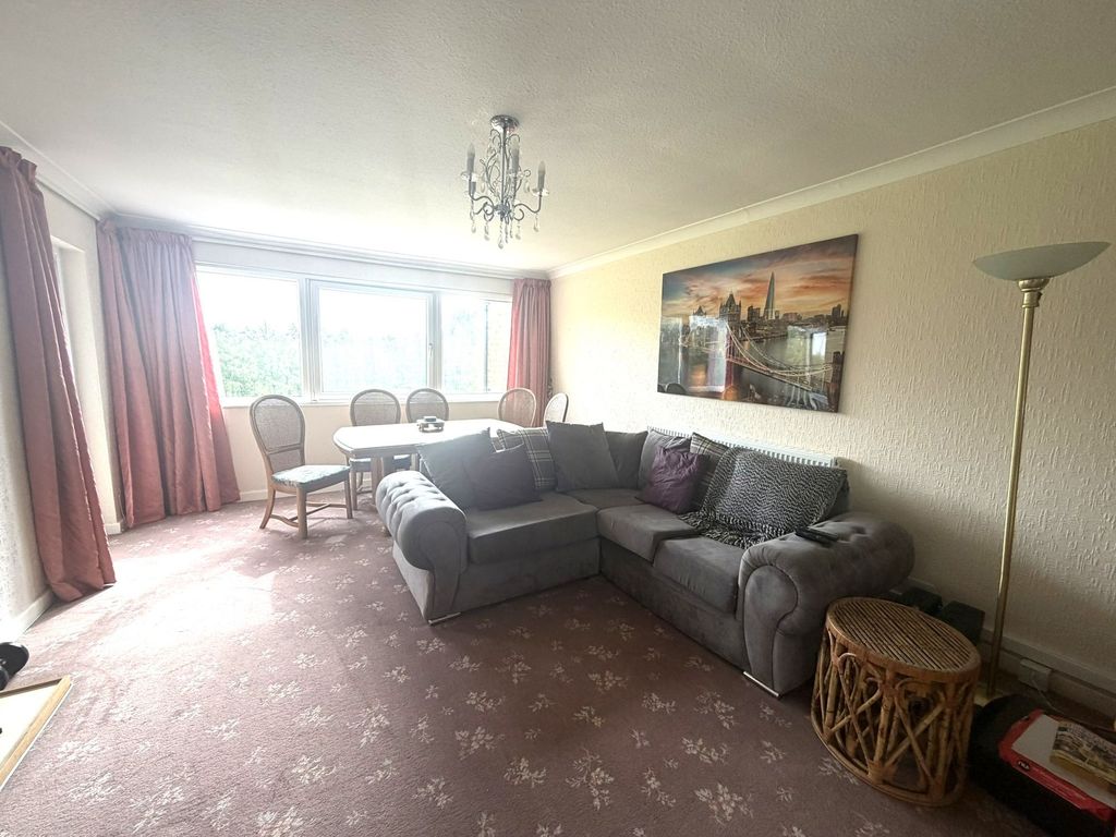 Property photo 2 of 9 Lounge