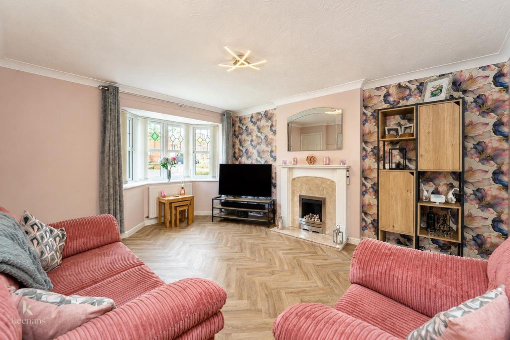 Property photo 3 of 29 Aintree Drive (7).Png