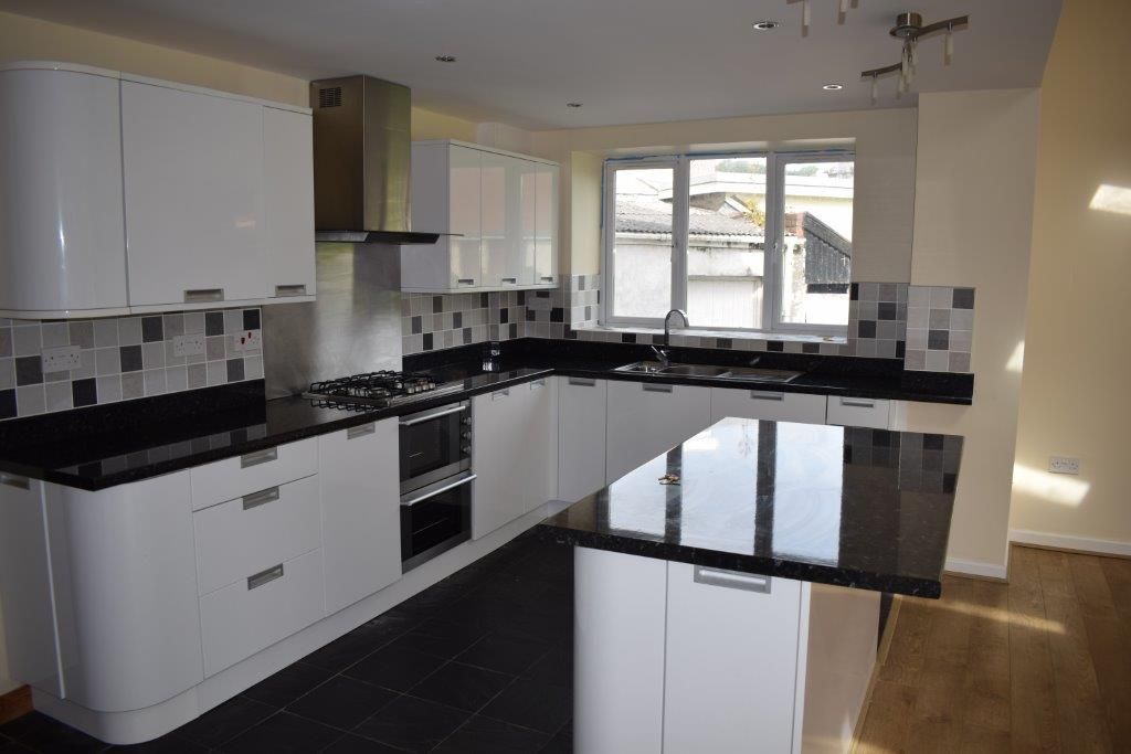 Property photo 2 of 16 Kitchen
