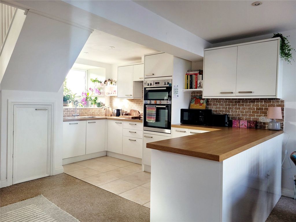 Property photo 2 of 28 Picture No. 2