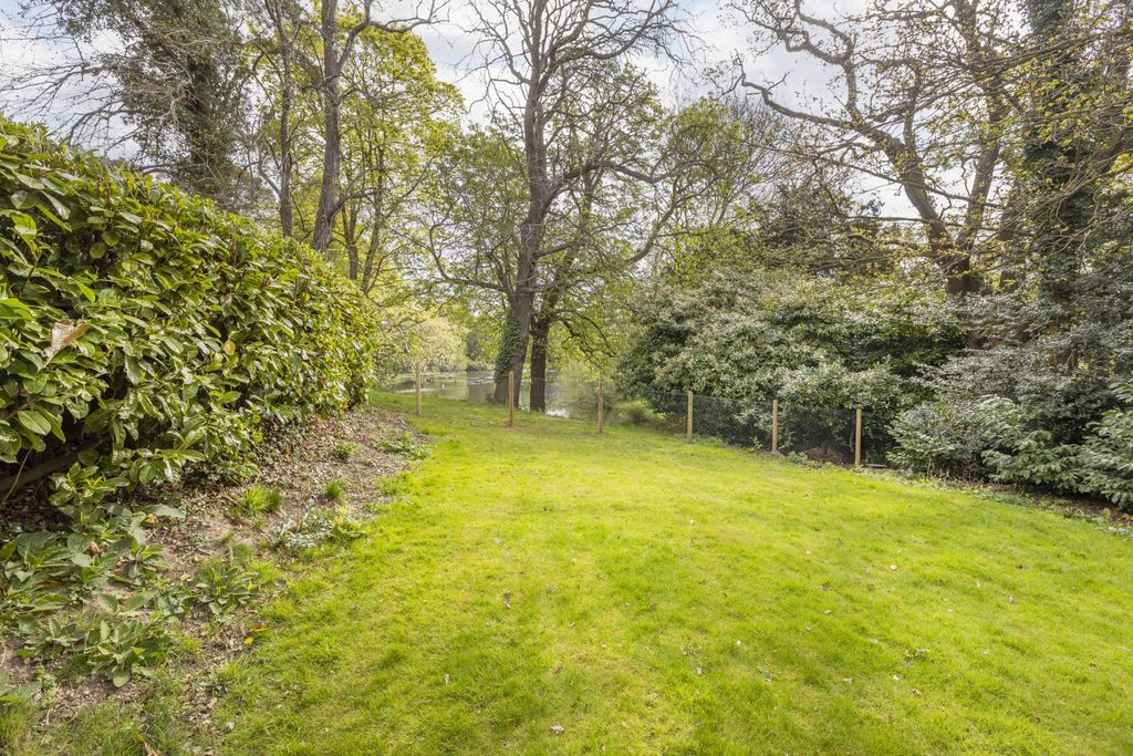 Property photo 3 of 27