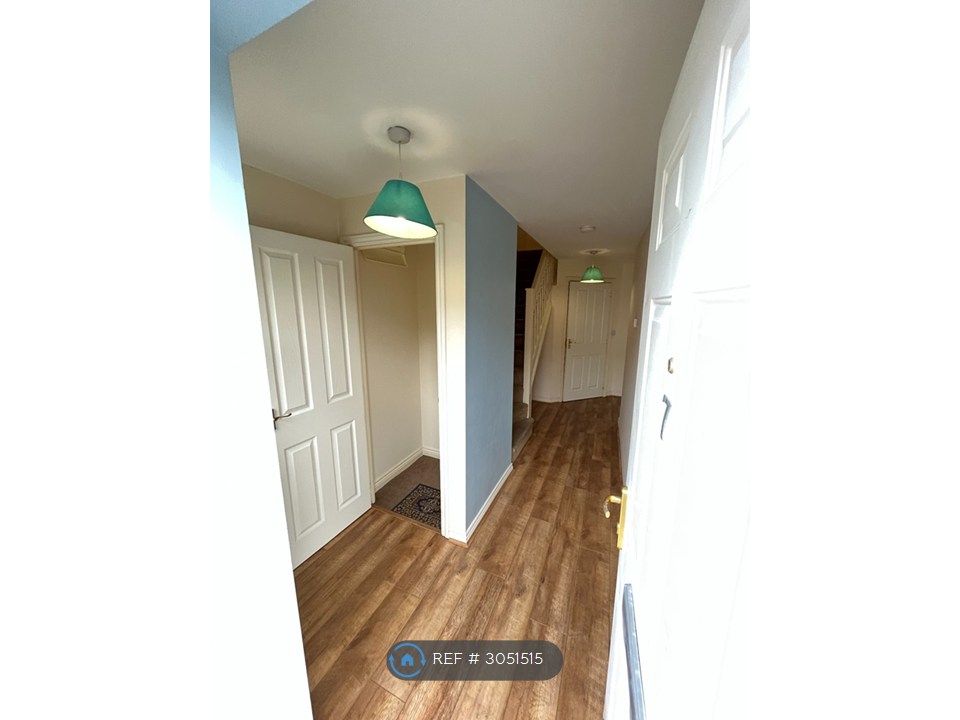 Property photo 2 of 24 Entrance Hall