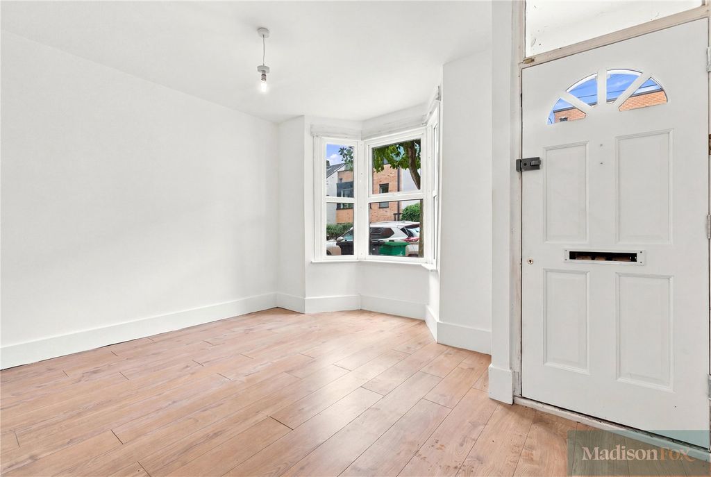 Property photo 2 of 21 Picture No. 09