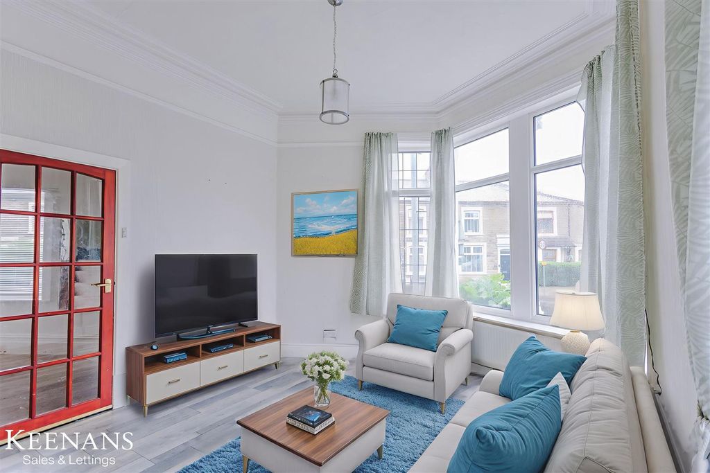 Property photo 3 of 34 Img_7668 - Living Room - Standard - 2.Jpg