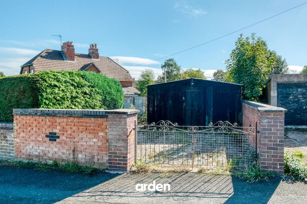 Property photo 2 of 13
