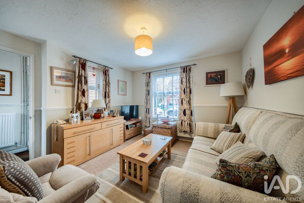 Property photo 3 of 12