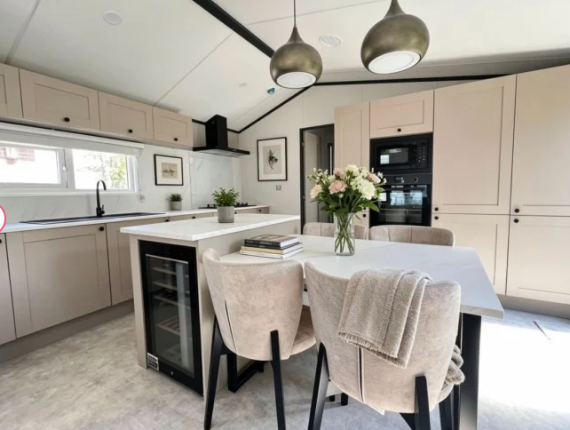 Property photo 3 of 11 Luxury Fitted Kitchen And Dining Area With Integrated Appliances