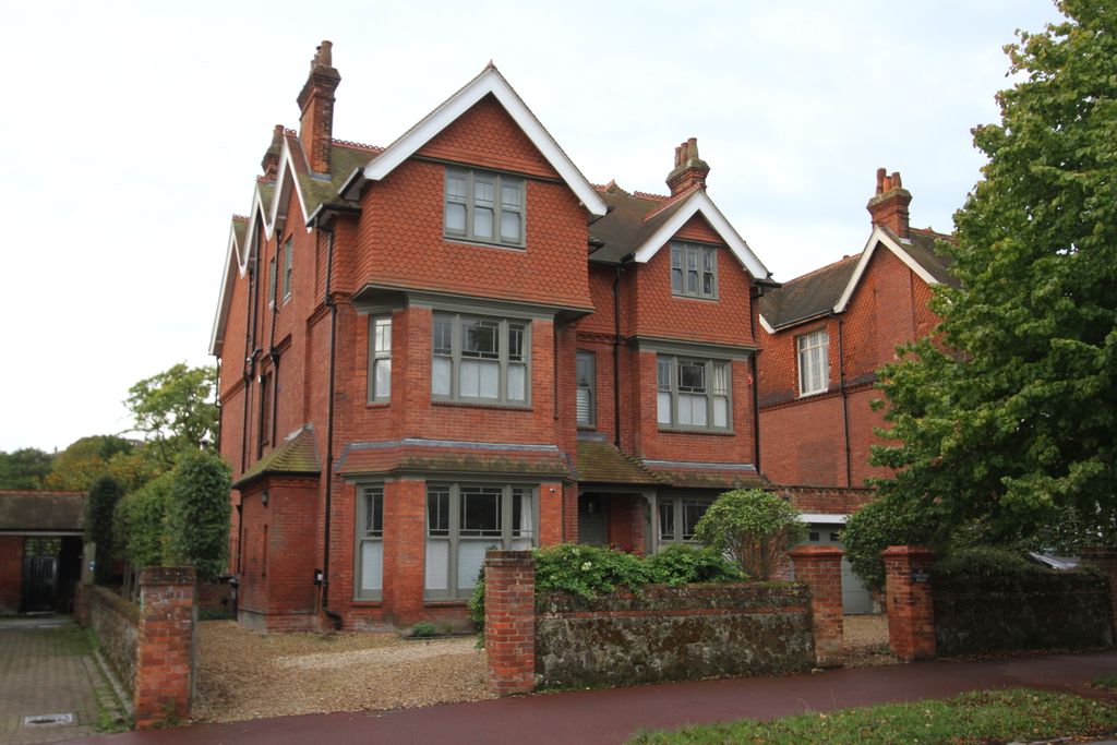 Property photo 1 of 36