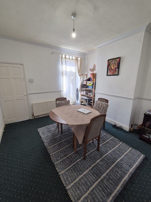 Property photo 3 of 8 Dining Area