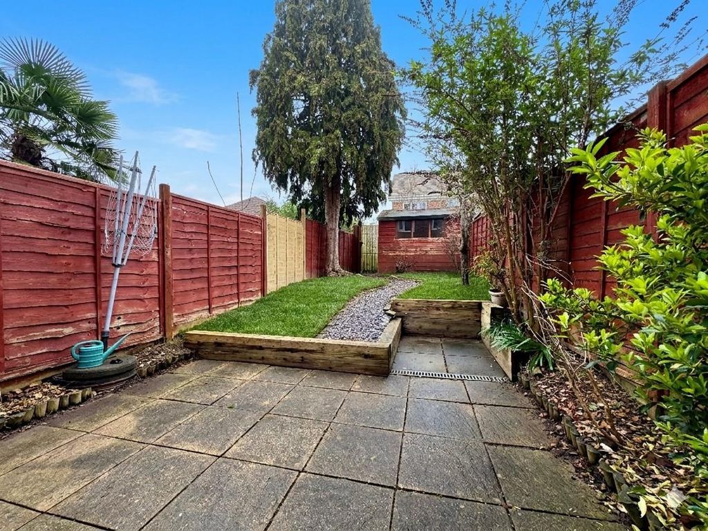 Property photo 2 of 8 Gemini_Generated_Image_Kwniyokwniyokwni.Jpg