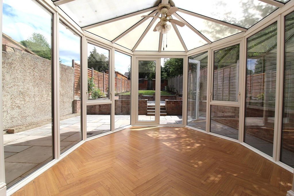 Property photo 3 of 16 Conservatory