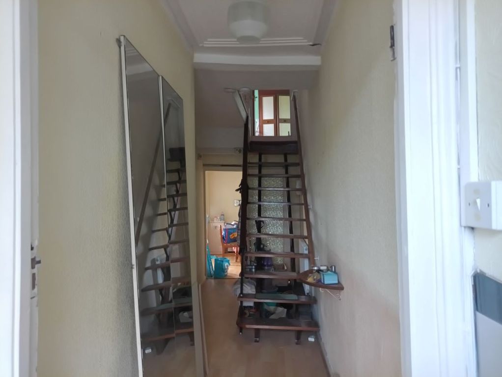 Property photo 2 of 27