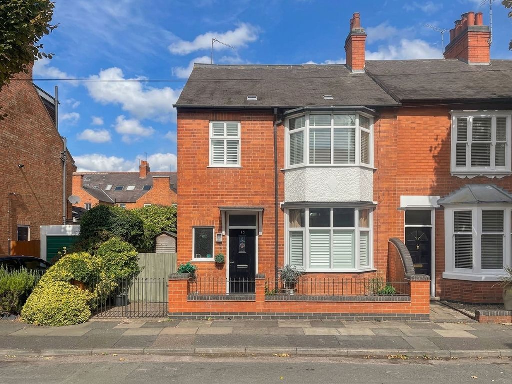 Property photo 1 of 33