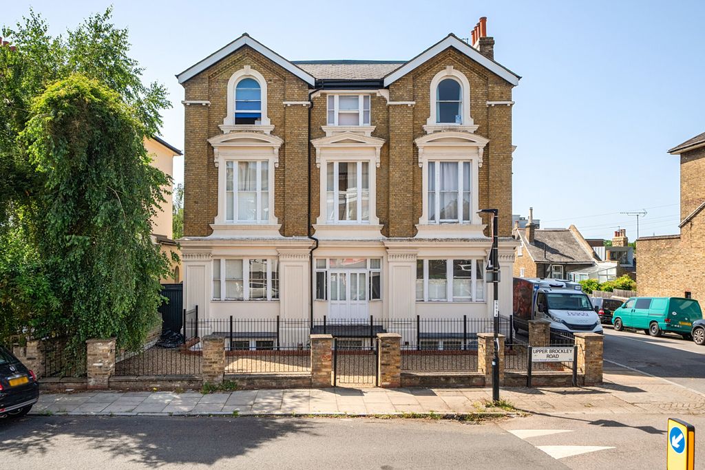 Property photo 1 of 18 1480329-29-6A3A97...
